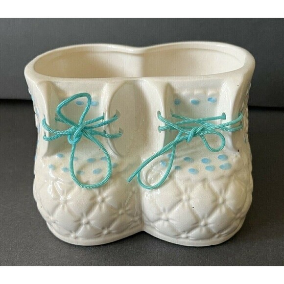 Baby Boy Booties Ceramic Planter Vase Shoelaces Retro Quilted Vintage Retro - Picture 1 of 7